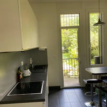 Guilhemery Les Annees 30 - Le Jardin Enchante Holiday home *