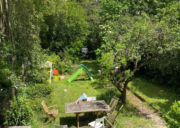 Guilhemery Les Annees 30 - Le Jardin Enchante