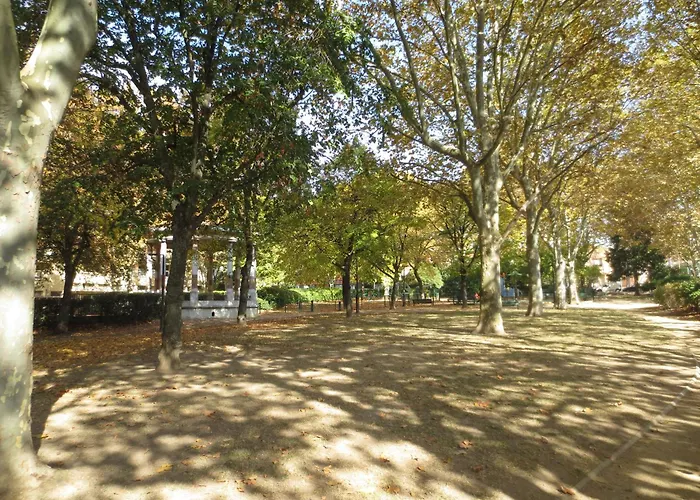 Guilhemery Les Annees 30 - Le Jardin Enchante